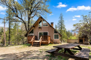 Peaceful North Fork Cabin w/ Fireplace & Wi-Fi!